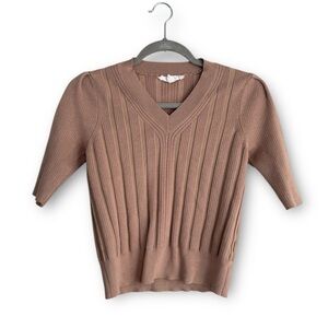 Elegant V-Neck Ribbed Sweater in Tan